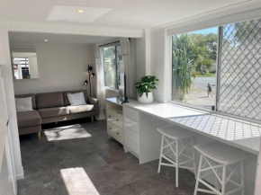 Henderson St, Studio apt